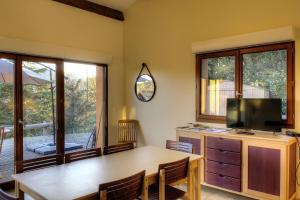 Μια τηλεόραση ή/και κέντρο ψυχαγωγίας στο Les romarins d'auvare