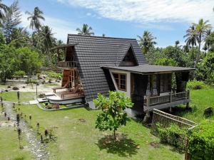 Zahrada ubytování Mentawai Balcony - Family Friendly Surf Accommodation