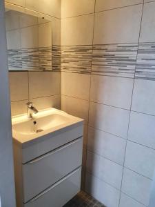 Vannituba majutusasutuses Villa les seringas