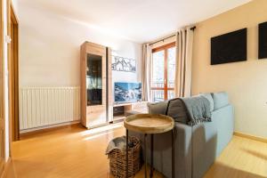 Μια τηλεόραση ή/και κέντρο ψυχαγωγίας στο A Cozy Refuge - 2min drive to slopes - 4pax