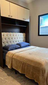 Postel nebo postele na pokoji v ubytování New House Modern Architecture 400 meters from the beach!