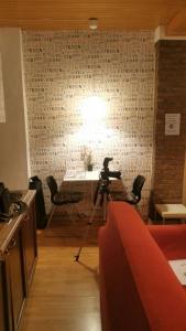 Khu vực ghế ngồi tại Guest House Benny