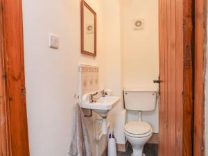 Ένα μπάνιο στο Bryn Bach +6 φωτογραφίες