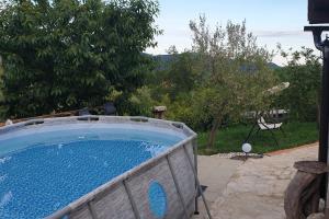 Bassein majutusasutuses Family friendly house with a swimming pool Juradi, Central Istria - Sredisnja Istra - 24271 või selle lähedal