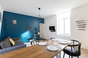 Μια τηλεόραση ή/και κέντρο ψυχαγωγίας στο L'Antique - Au pied du Théâtre - 1 à 4 pers - Wifi