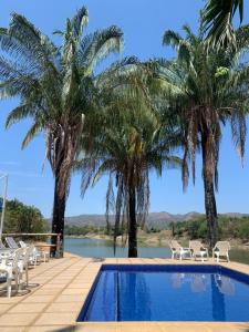 Bazén v ubytování Las Palmas - Espectacular casa a borde de lago con piscina nebo v jeho okolí