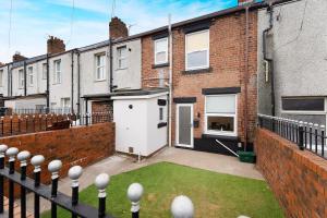 Το κτήριο όπου στεγάζεται  η παραθεριστική κατοικία