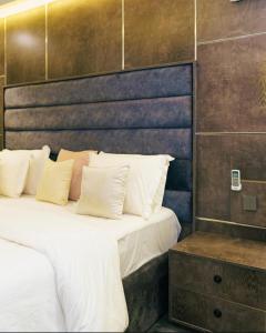 Postel nebo postele na pokoji v ubytování Valintina apartment wuse ll + 12 fotografií