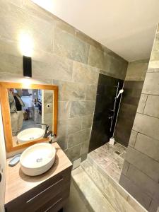 Ένα μπάνιο στο Studio cœur de ville