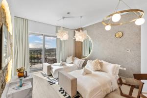 Voodi või voodid majutusasutuse Luxury Waters Edge Residence Apartment toas +39 fotot