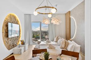 Istumisnurk majutusasutuses Luxury Waters Edge Residence Apartment