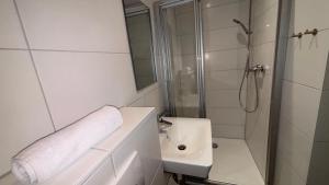 Ένα μπάνιο στο C&M Hotel