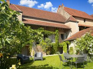 Zahrada ubytování Burgundian Cottage With Garden In Fley