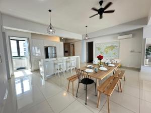 Φωτογραφία από το άλμπουμ του Sea View 3BR Family Suite with Bathtub & Sauna, Jazz Penang σε Tanjong Tokong