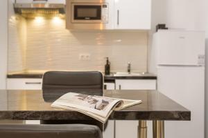 Köök või kööginurk majutusasutuses Práctico Loft en Santa Cruz