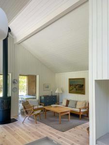 Χώρος καθιστικού στο Modern And Idyllic Holiday Home With Forest Views