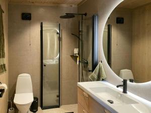 Et badeværelse på Mountain Cabin At Bergsjøen With Panoramic Views