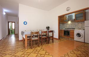 Η κουζίνα ή μικρή κουζίνα στο Amazing Apartment In Casal Velino With Wifi