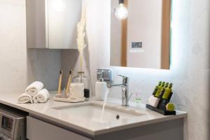 Kuchyň nebo kuchyňský kout v ubytování Casa Teo, By Hellocrete + 56 fotografií