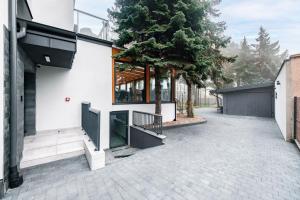 Το κτήριο όπου στεγάζεται  το ξενοδοχείο διαμερισμάτων