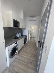 Η κουζίνα ή μικρή κουζίνα στο Lord Freitas