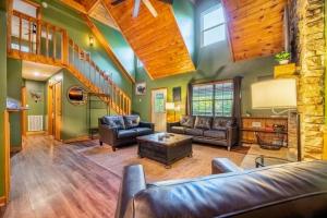 Posezení v ubytování Hidden Hollow Lodge