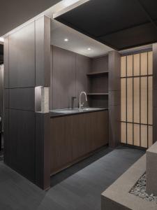 Η κουζίνα ή μικρή κουζίνα στο 에스티르 신사