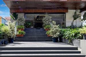 Mặt tiền/cổng chính của Palette Naveena Grand Hyderabad