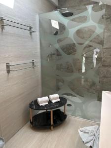 Ένα μπάνιο στο Deluxe Apart Bader +52 φωτογραφίες