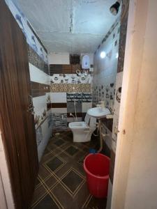 Et badeværelse på Sukh dham