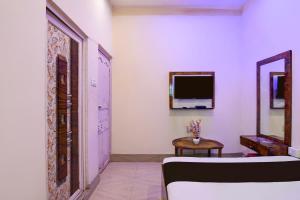 Μια τηλεόραση ή/και κέντρο ψυχαγωγίας στο Hotel O Vedika Acropolis Mall