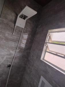 Ένα μπάνιο στο Lori's Haus