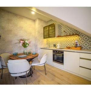 Φωτογραφία από το άλμπουμ του Tomy Forest Cigar Bar σε Ocka Gora +13 φωτογραφίες