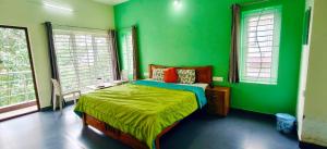 Ένα ή περισσότερα κρεβάτια σε δωμάτιο στο Serenity inn - Rose Garden +35 φωτογραφίες