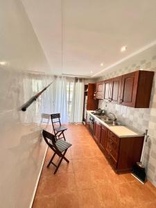 Kuchyň nebo kuchyňský kout v ubytování Le repos parfait