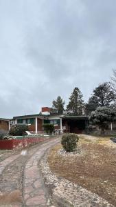 Το κτήριο όπου στεγάζεται  η παραθεριστική κατοικία