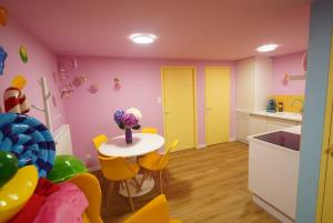 Η παιδική λέσχη του Le Candy by Clem