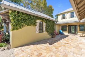 Hoone, kus puhkemaja asub