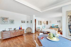 Et opholdsområde på Portoseaview Terrace & AC