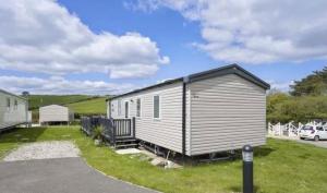 Budova, kde se prázdninový areál nachází