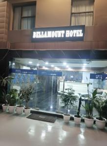 Imagine din galeria proprietății Bellamount Hotel near Delhi Airport în New Delhi