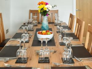 Un restaurant u otro lugar para comer en Shannon