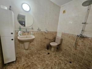 Koupelna v ubytování Стая за двама в град Бургас