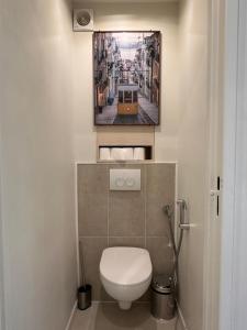 Koupelna v ubytování Havre de paix en ville - chez Céline + 17 fotografií