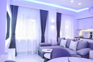 Χώρος καθιστικού στο Luxury Marble Apartment