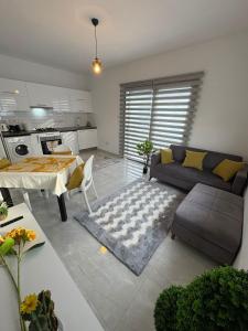 Kuchyň nebo kuchyňský kout v ubytování Lapta Residence