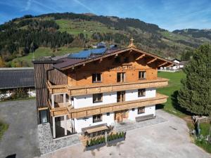 En generel udsigt til bjerge eller udsigt til bjerge taget fra lejligheden