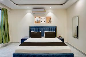 Gallery image of Hotel O THE ROYAL in Noida