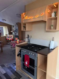 Kuchyň nebo kuchyňský kout v ubytování Luxury holiday home cranfield