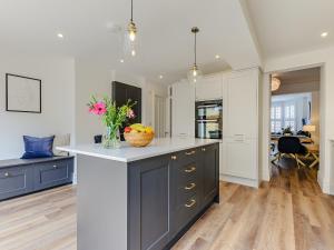 Η κουζίνα ή μικρή κουζίνα στο The Old Guest House